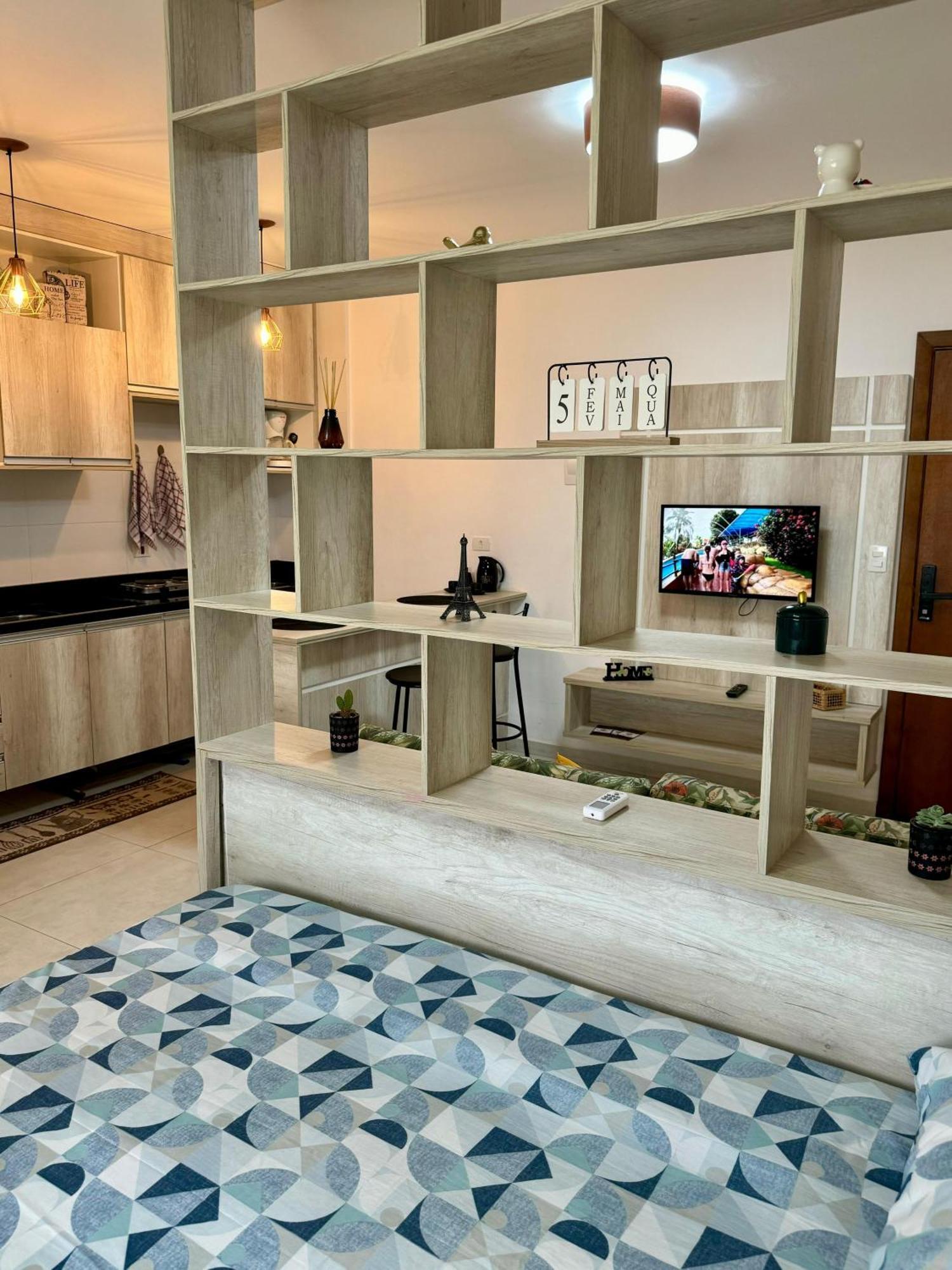 Flat 05
